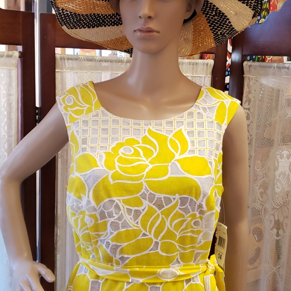 NWT Robbie Bee Size 14  Laced Dress